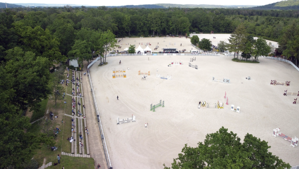 carrière d'entrainement de chevaux.