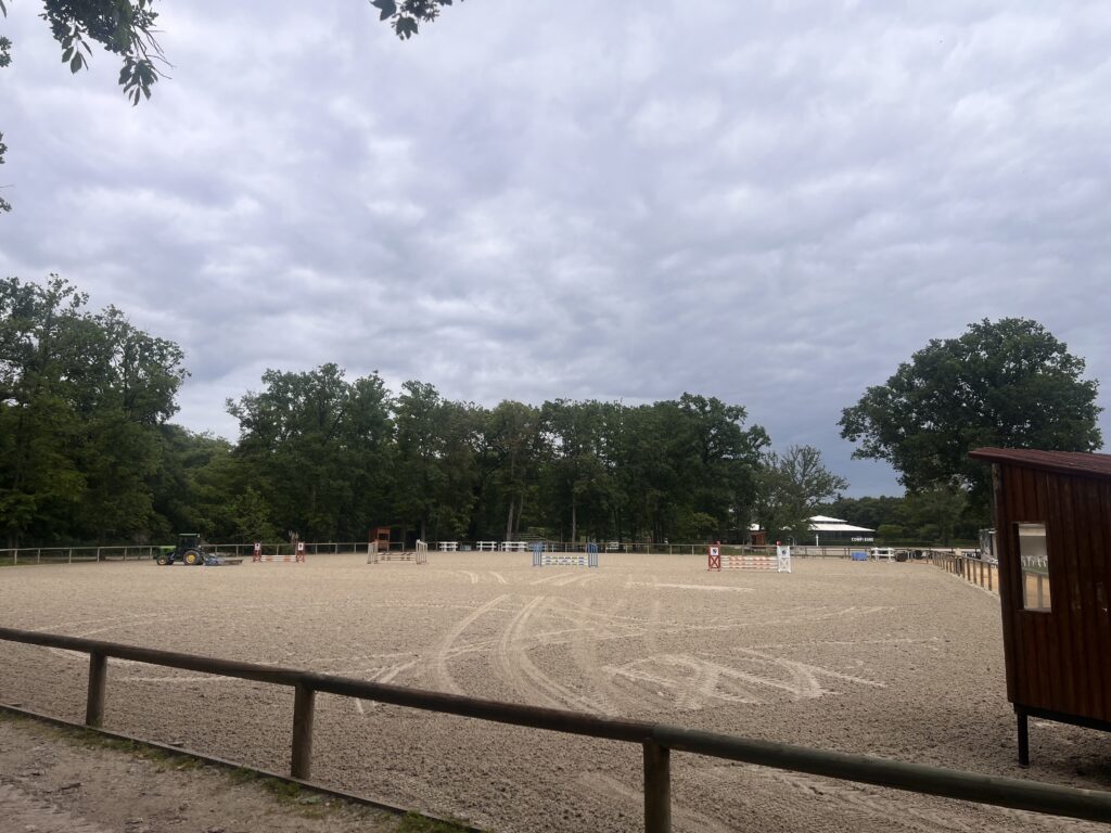 carrière d'entrainement de chevaux.