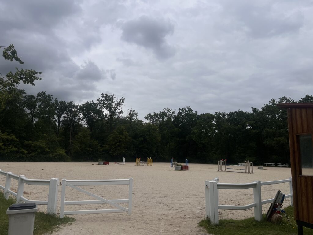 Paddock d'entrainement, idéal pour l'entrainement des jeunes chevaux.
